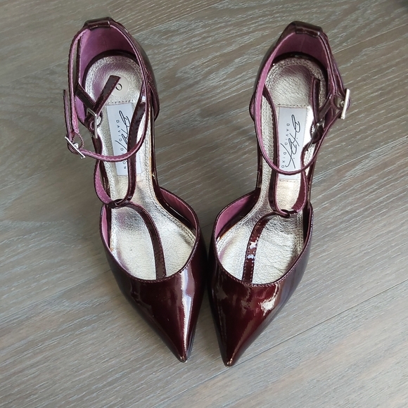 David Dixon Shoes - 🚨BRAND NEW🚨 DAVID DIXON leather heels pumps
